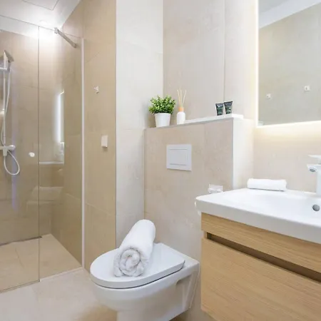 Korter Esplastay Near The *